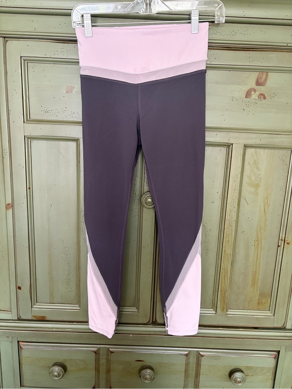 Athleta Two-Tone Pink and Charcoal Cropped Leggings